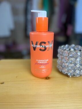 Victoria’s Secret Clementine Hibiscus Hydrating Body Lotion New